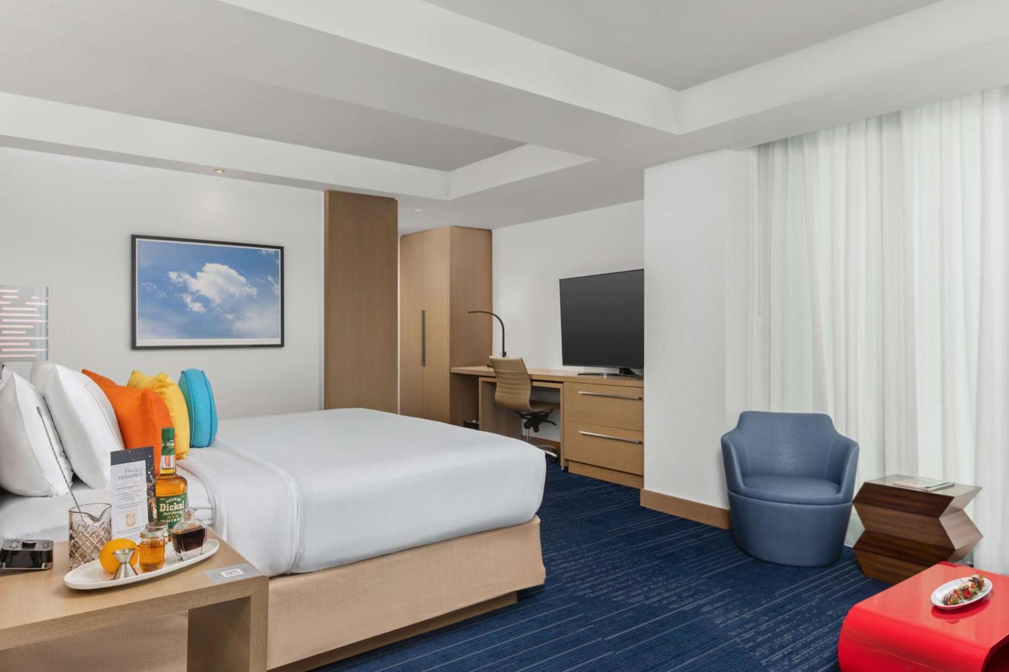The Art Hotel Denver, Curio Collection By Hilton Bagian luar foto