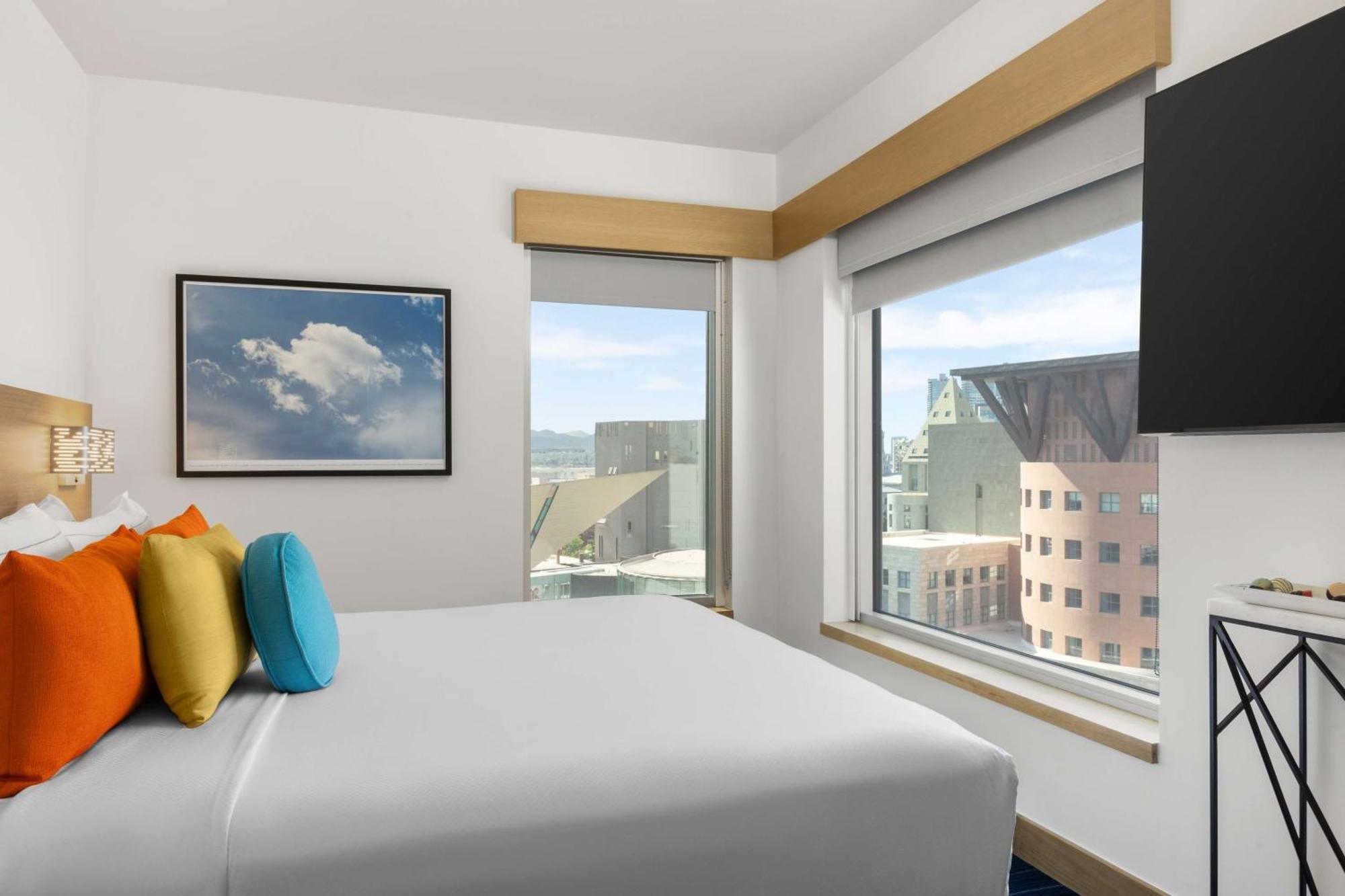 The Art Hotel Denver, Curio Collection By Hilton Bagian luar foto