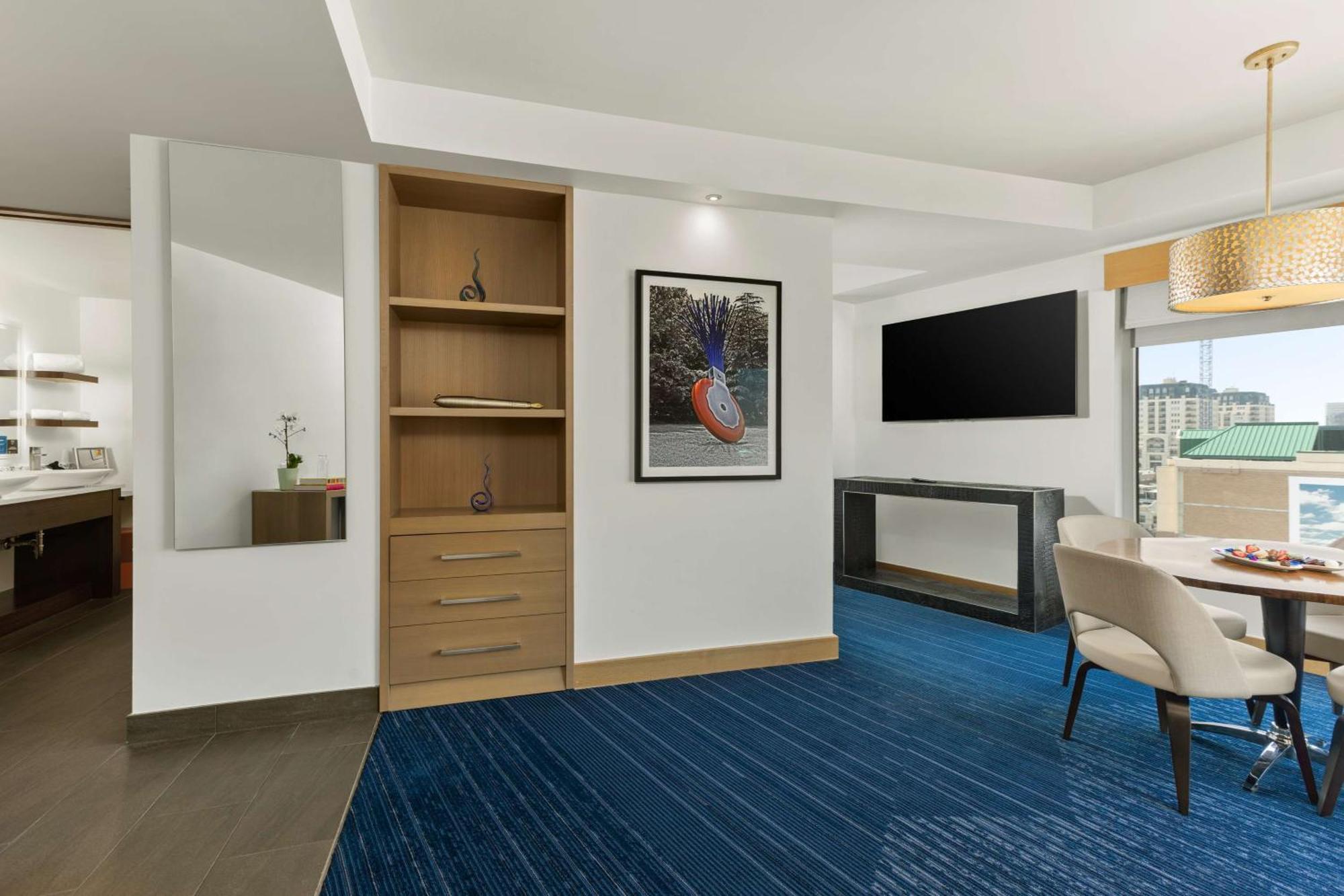 The Art Hotel Denver, Curio Collection By Hilton Bagian luar foto
